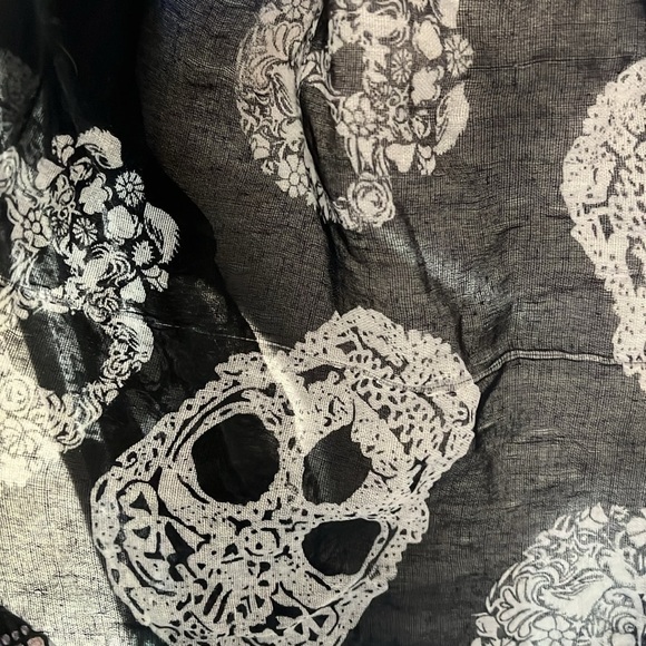 Sugar skull infinity scarf - Picture 3 of 4